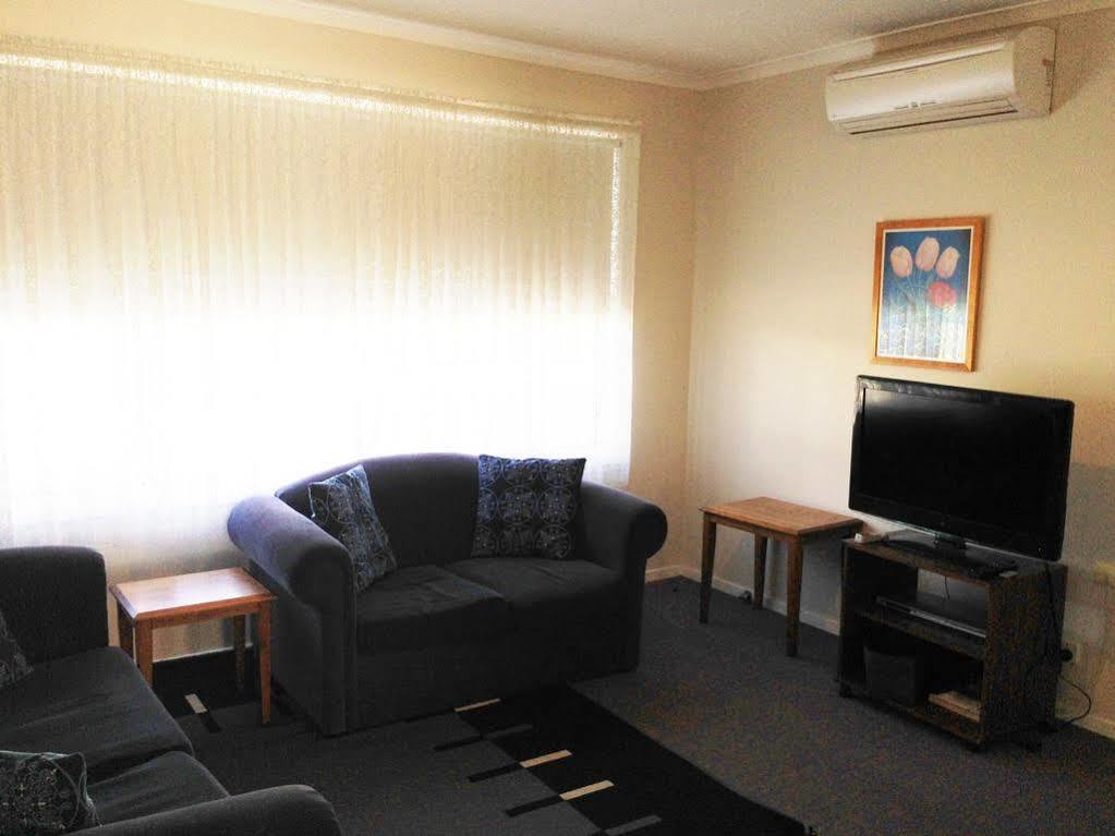 Lakes Jakaranda Holiday Units Lakes Entrance Exterior photo